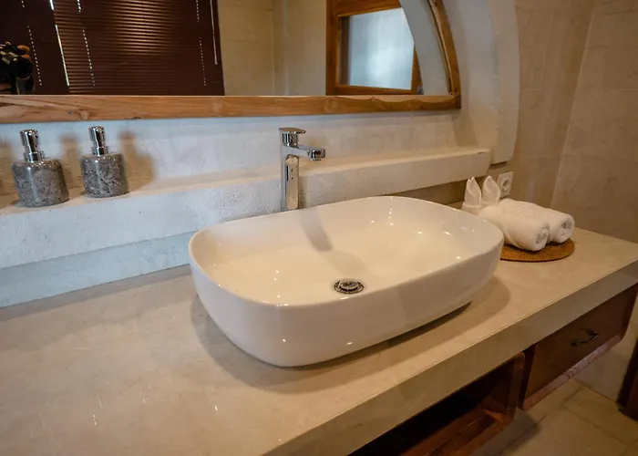Oda ve Kahvaltı Mayory 4*